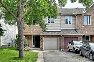 8 DEERCHASE Court, Kanata, ON K2M 2R2