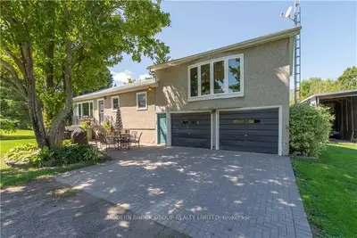1472 COUNTY ROAD 2 Road, Front of Yonge, ON K0E 1R0