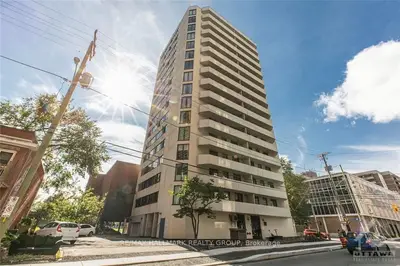 200 BAY Street 1604, Ottawa Centre, ON K1R 7W8