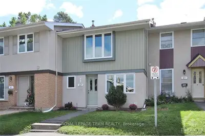 82 COSTELLO Avenue, South of Baseline to Knoxdale, ON K2H 7C5