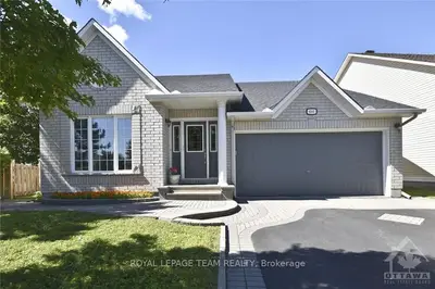 6161 CASTLE PINES Way, Orleans - Convent Glen and Area, ON K1W 1J8