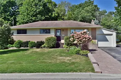 18 OAK Crescent, Brockville, ON K6V 5R6