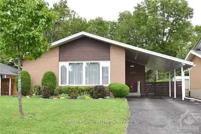 1139 PARKWAY Drive, Parkway Park - Queensway Terrace S and Area, ON K2C 2W1