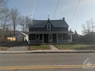 6 MOUNTAIN Road, Westport, ON K0G 1X0