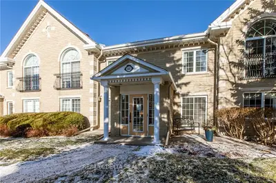 141 ROBSON Court 2D, Kanata, ON K2K 2W1