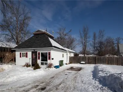 1065 BRONX Street, Pembroke, ON K8A 6G8