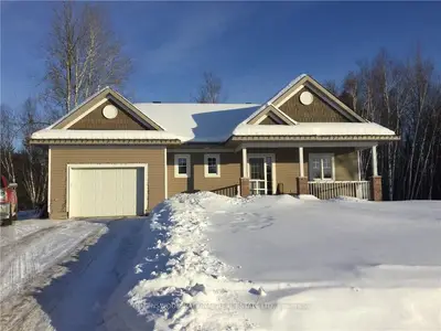 54 LAKEVIEW Parkway, Madawaska Valley, ON K0J 1B0