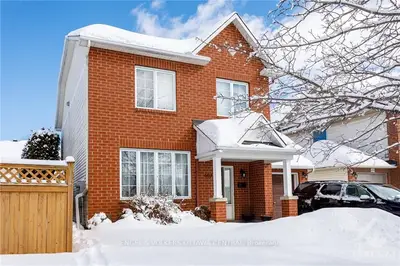 6034 LONGLEAF Drive, Orleans - Convent Glen and Area, ON K1W 1J2