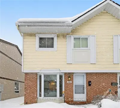 2000 GREENVALE Lane, Orleans - Convent Glen and Area, ON K1C 6E6