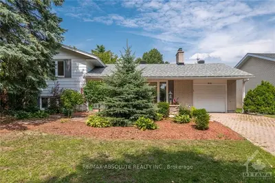 1800 Devlin Crescent, Alta Vista and Area, ON K1H 5T6