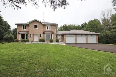 286 WAGON Drive, Constance Bay - Dunrobin - Kilmaurs - Woodlawn, ON K0A 1T0