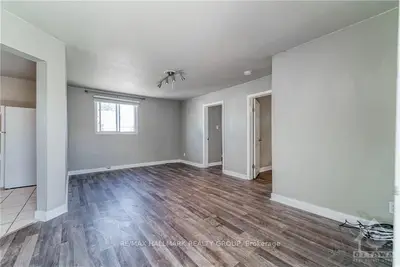 199 DESCHAMPS Avenue, Vanier and Kingsview Park, ON K1N 9C1