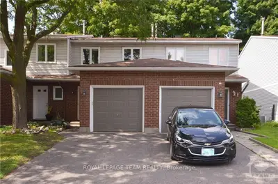 3027 COUNCILLOR'S Way, Blossom Park - Airport and Area, ON K1T 2T2