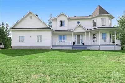 209 GREY FOX Drive, Carp - Huntley Ward, ON K0A 1L0