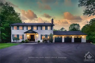 2220 CAROLTODD Drive, Orleans - Cumberland and Area, ON K4B 0E9