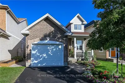 77 FRIENDLY Crescent, Stittsville - Munster - Richmond, ON K2S 2B6