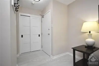 250 BRITTANY Drive 216, Manor Park - Cardinal Glen and Area, ON K1K 4M1