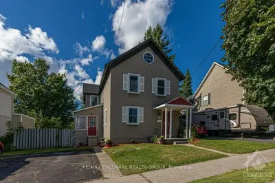30 JAMES Street W, Brockville, ON K6V 3Z6