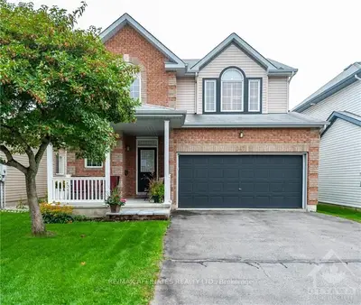 347 RUSTIC HILLS Crescent, Orleans - Cumberland and Area, ON K4A 5A8
