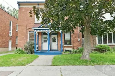 379.5 CHAPEL Street, Lower Town - Sandy Hill, ON K1N 7Z5