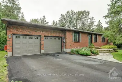 107 DELANEY Drive, Carp - Huntley Ward, ON K0A 1L0