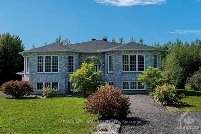 4126 NAVAN Road, Orleans - Cumberland and Area, ON K4B 1H9