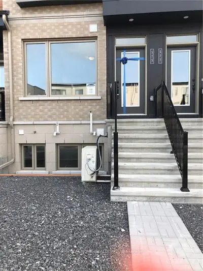 575 OZAWA, Manor Park - Cardinal Glen and Area, ON K1K 4Z9