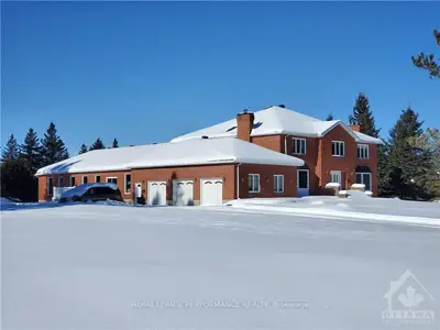 4795 WHISPERING WILLOW Drive, Orleans - Cumberland and Area, ON K4B 1J1