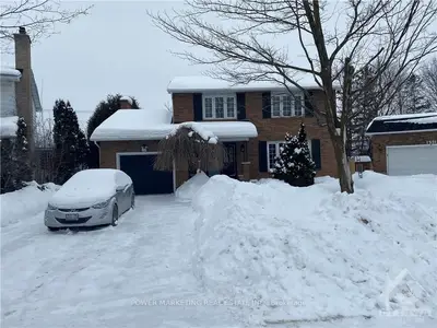 1319 FERNWOOD Drive A, Hunt Club - South Keys and Area, ON K1V 7J8