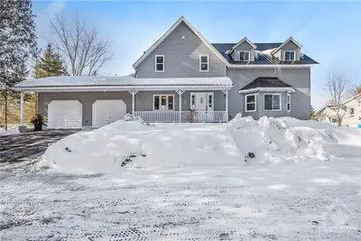 6127 GOUGH Road, Greely - Metcalfe - Osgoode - Vernon and Area, ON K4M 1B2