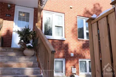 4-113 TERRACE Drive, Bells Corners and South to Fallowfield, ON K2H 9J1