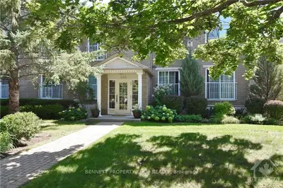 130 ROBSON Court 2C, Kanata, ON K2K 2W1