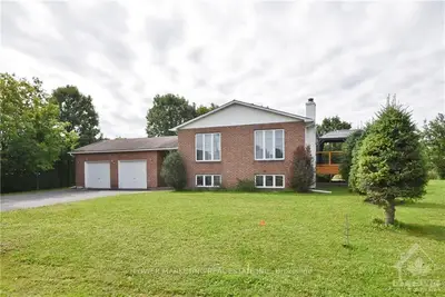 3790 NAVAN Road, Orleans - Cumberland and Area, ON K4B 1H9
