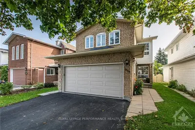 1805 BELVAL Crescent, Orleans - Convent Glen and Area, ON K1C 6J5