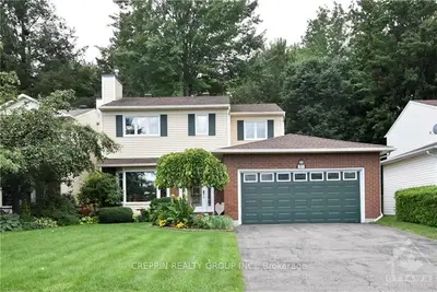 3810 AUTUMNWOOD Street, Blossom Park - Airport and Area, ON K1T 2G8