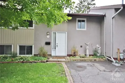 372 WOODFIELD Drive, Tanglewood - Grenfell Glen - Pineglen, ON K2G 3W9