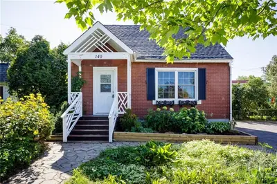 140 CRERAR Avenue, Carlington - Central Park, ON K1Z 7P2