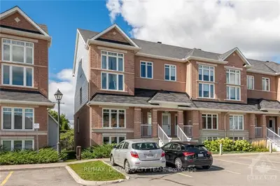 220 TIVOLI, Cityview - Parkwoods Hills - Rideau Shore, ON K2E 0A7