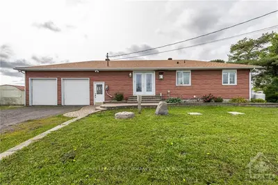 6524 RUSSELL Road, Orleans - Cumberland and Area, ON K0A 1K0
