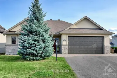 90 FRANCES COLBERT Drive, Carp - Huntley Ward, ON K0A 1L0
