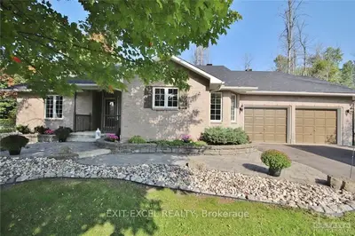 1565 SHAUNA Crescent, Greely - Metcalfe - Osgoode - Vernon and Area, ON K4P 1M8