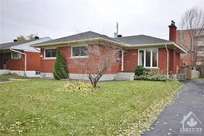 1760 GAGE Crescent, Belair Park - Copeland Park and Area, ON K2C 0Z9