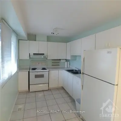 3205 UPLANDS Drive 73, Hunt Club - Windsor Park Village and Area, ON K1V 9T4