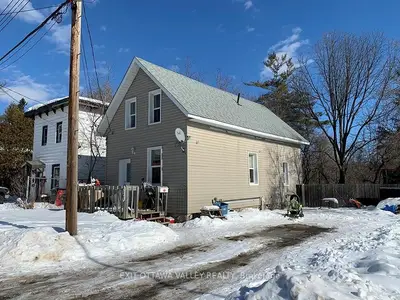577 MOFFAT Street, Pembroke, ON K8A 3Y2