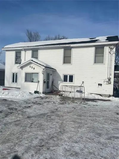 609 Regent Street, Hawkesbury, ON K6A 1G2
