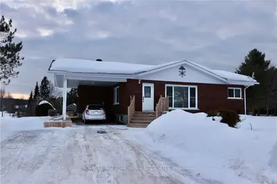 417 VIOLET Street, Laurentian Hills, ON K0J 1J0