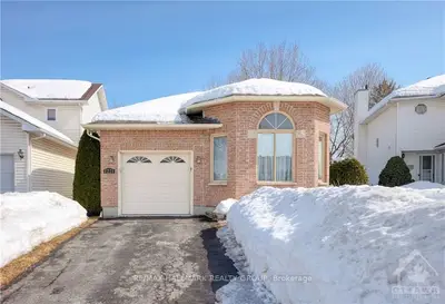 1221 Whiterock Street, Cyrville - Carson Grove - Pineview, On K1j 1a7