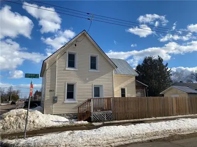 483 SOMERSET Street, Pembroke, ON K8A 4C6