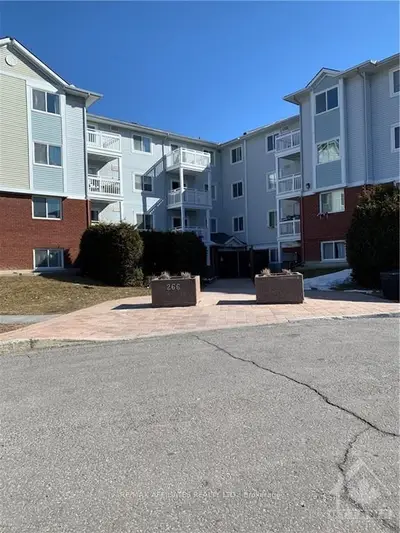 266 LORRY GREENBERG Drive 18, Hunt Club - South Keys and Area, ON K1T 3K2