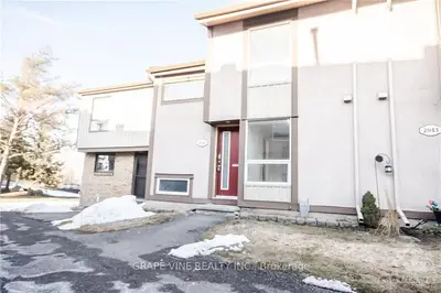 2041 STONEHENGE Crescent, Cyrville - Carson Grove - Pineview, ON K1N 4N7